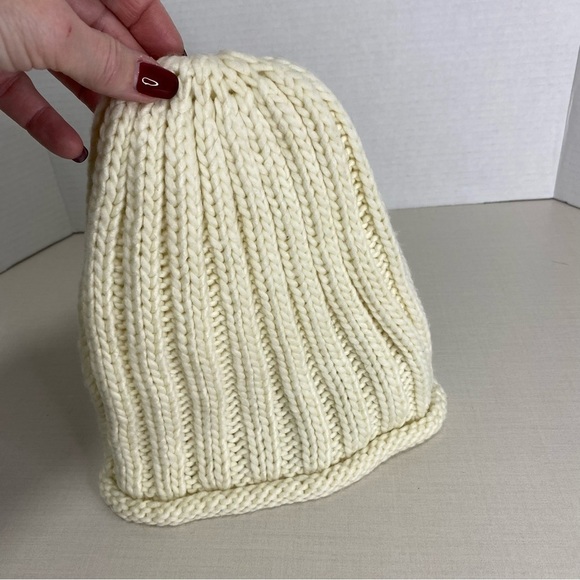 Free People - Cream Knit Beanie - NWOT - Picture 1 of 5